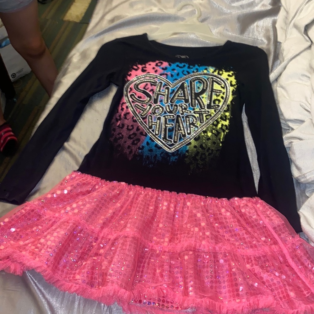 Black and pink long sleeve dress size 8